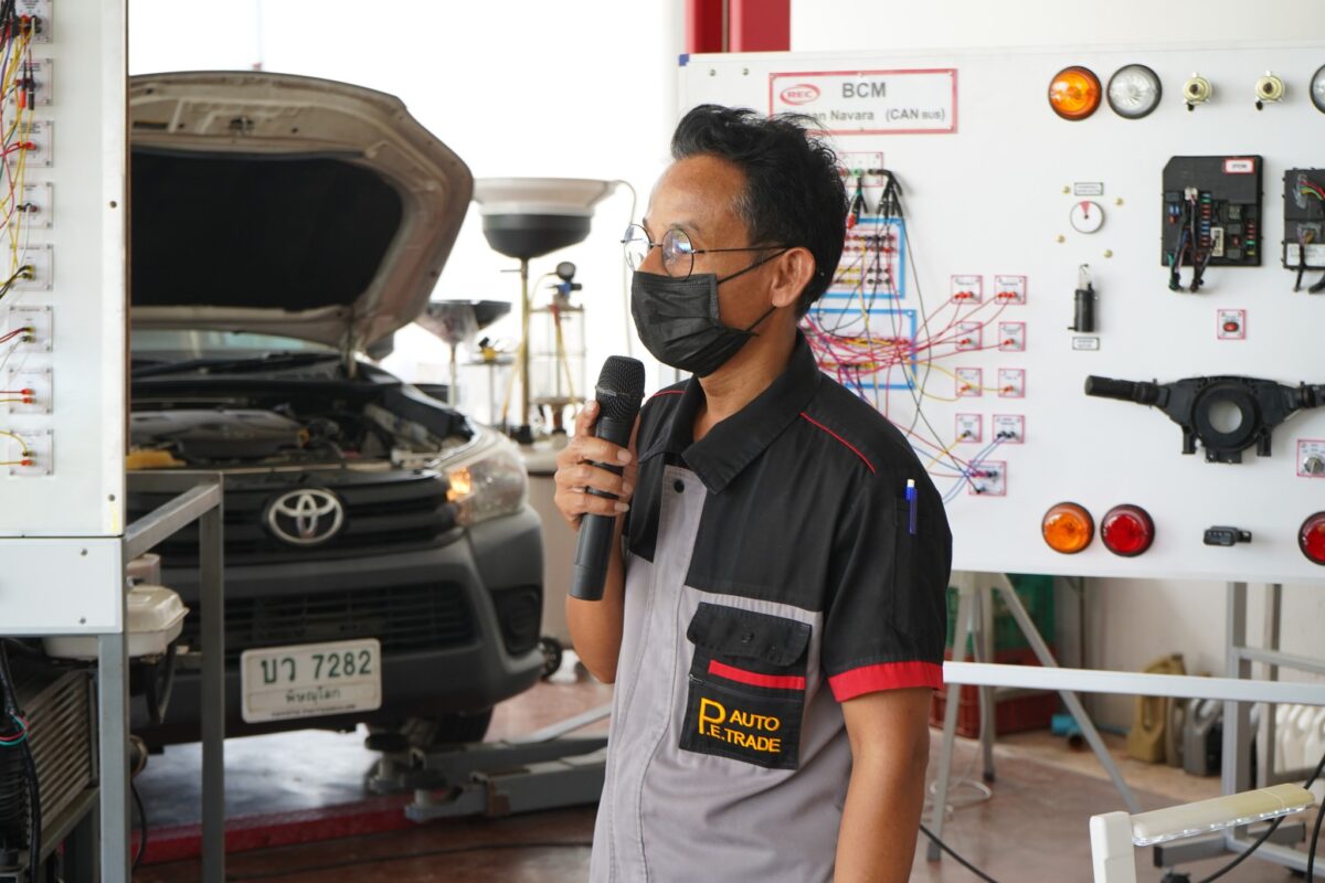 เครื่องสแกนรถยนต์ LAUNCH - LAUNCH PE by PEautotrade เครื่องสแกนรถยนต์ Launch - Launch Pe By Peautotrade